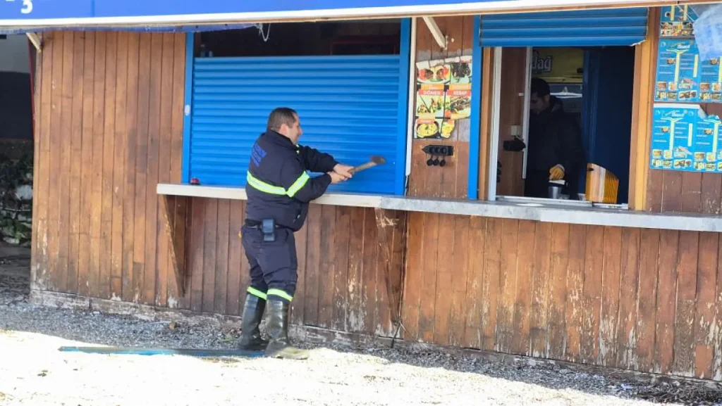 Demolition of Illegal Beach Structures Begins in Bodrum