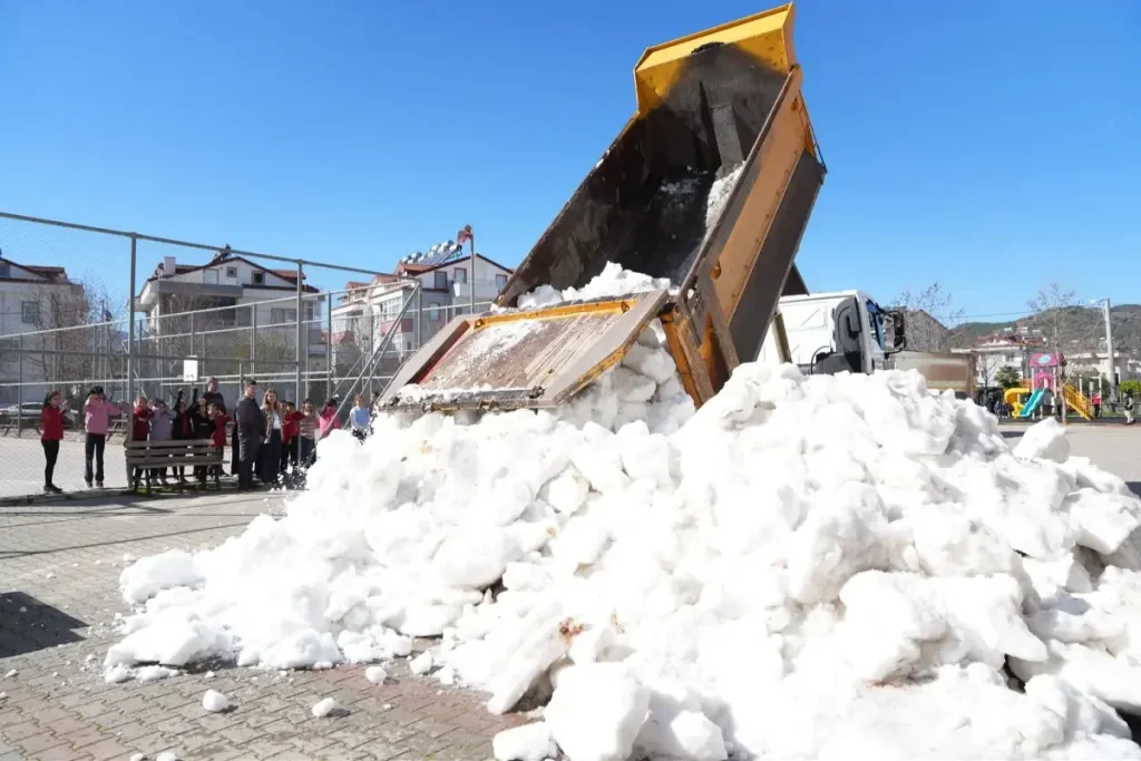 Seydikemer Municipality Fulfils Young Student’s Dream with Surprise Snowfall