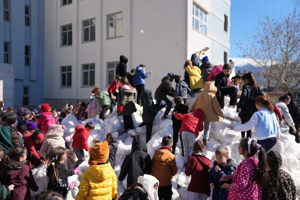 Seydikemer Municipality Fulfils Young Student’s Dream with Surprise Snowfall