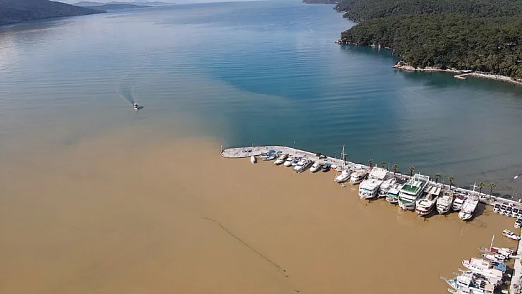 Heavy Rain Turns Gökova Bay Brown as Muddy Water Flows into the Sea