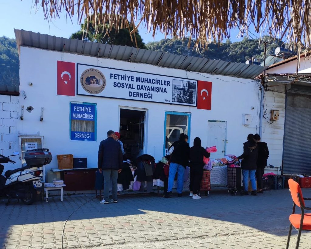 Fethiye Immigrants Association Distributes Clothing to Members During Ramadan