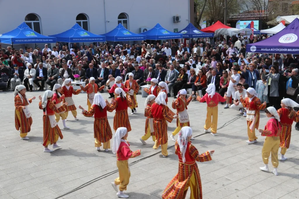 The 15th Yeşilüzümlü Dastar and Morel Mushroom Festival Welcomes Visitors with Colourful Displays and Rich Traditions