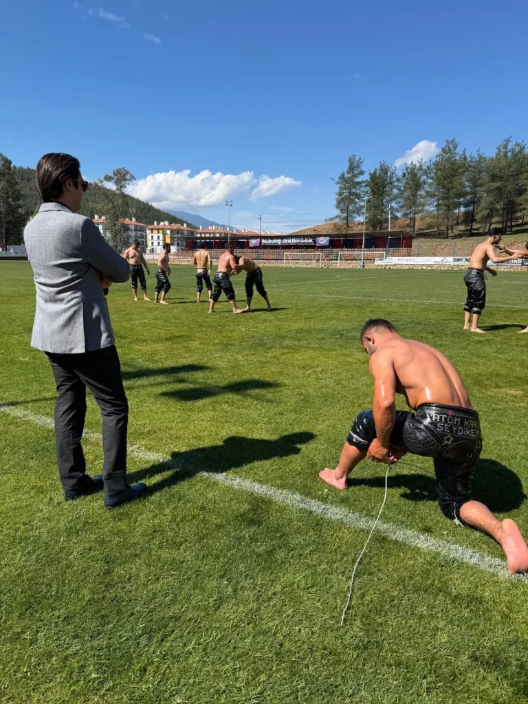 District Governor Dilekli Encourages Seydikemer Wrestlers Ahead of Oil Wrestling Competitions
