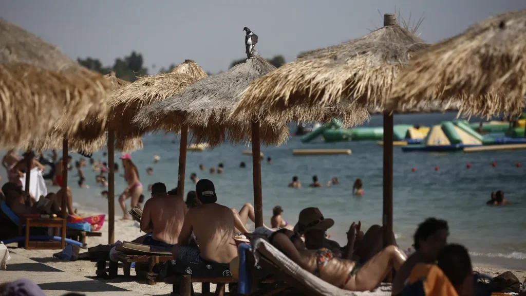 Turkish tourists flock to Greece as rising costs put Greeks off Turkey