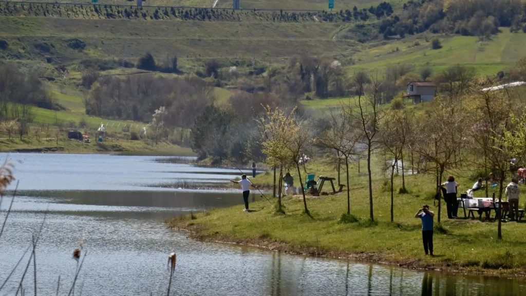 Historic “Old Istanbul Road” in Kocaeli Becomes Spring Destination for Hikers