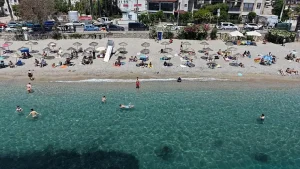 Holiday Crowds Fill Antalya and Muğla Beaches During Eid al-Adha