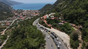 Holiday Rush Brought Traffic Gridlock to Ölüdeniz