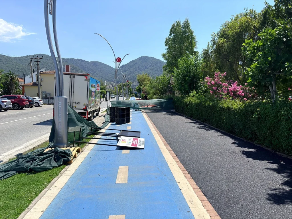 Renovation Work Continues on Tartan Tracks Along Fethiye Coastal Strip