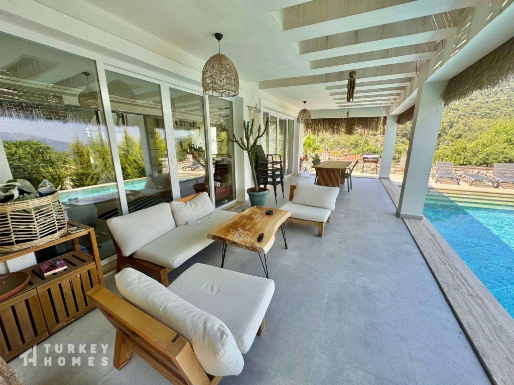 Turkey Homes: 4-Bed Villa with Infinity Pool in Üzümlü - £335,000