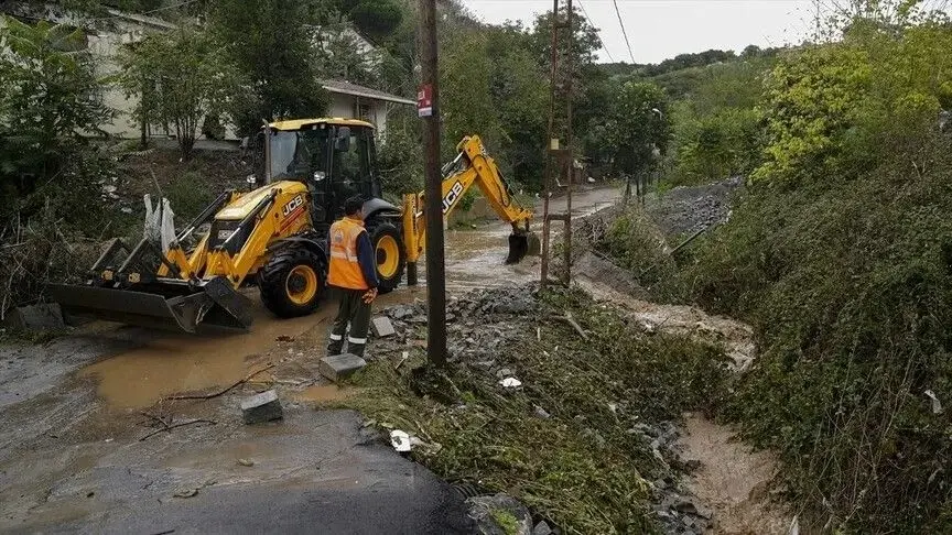 Istanbul Begins Demolitions for Flood Prevention as Heavy Rain Continues