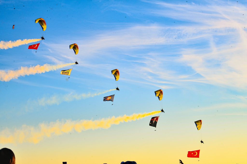 Aerial activities at Ölüdeniz.