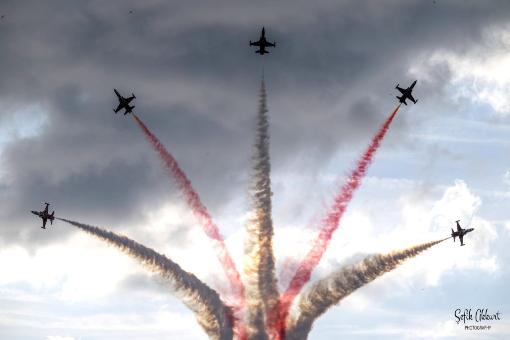 Sunday, 25 October: The Turkish Stars Steal the Show