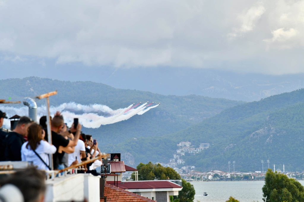 Sunday, 25 October: The Turkish Stars Steal the Show